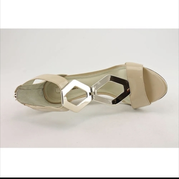 BCBGeneration Cayce 7.5 M Beige Patent Open Toe Sandals Ankle Cuff Stiletto New - Picture 5 of 16